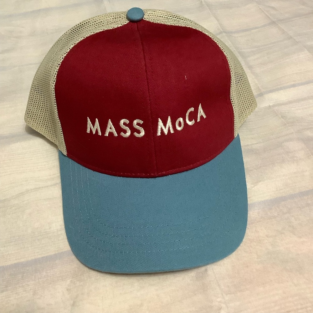 Men’s MASS MoCA Two-Tone Trucker Hat (0017)